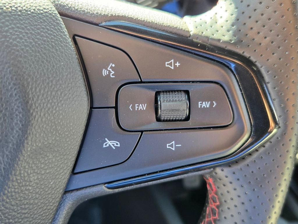 Used 2024 Chevrolet Trax RS w/ Driver Confidence Package image 23