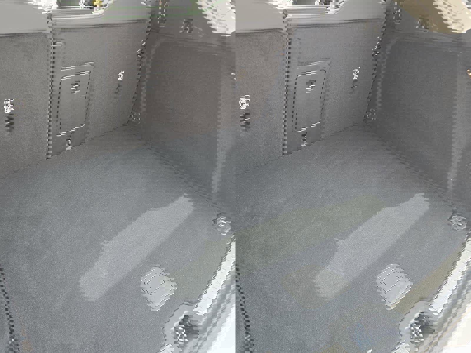 Used 2025 Volvo XC60 B5 Plus image 16