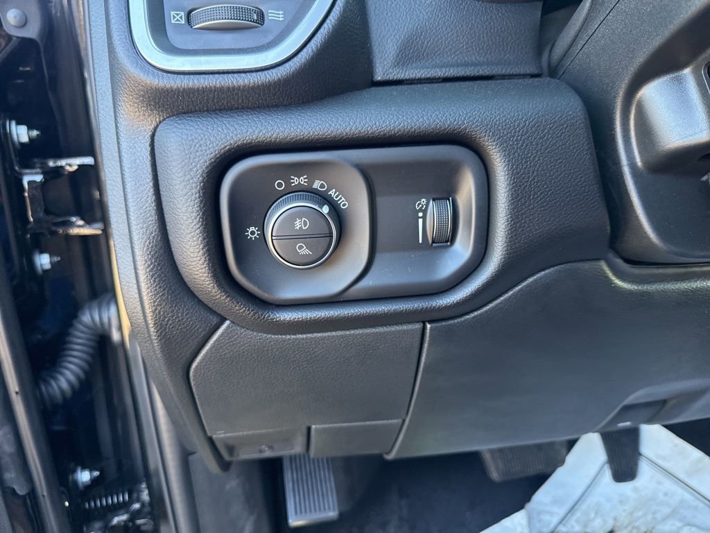 New 2025 RAM 2500 Big Horn AWD/4WD image 18