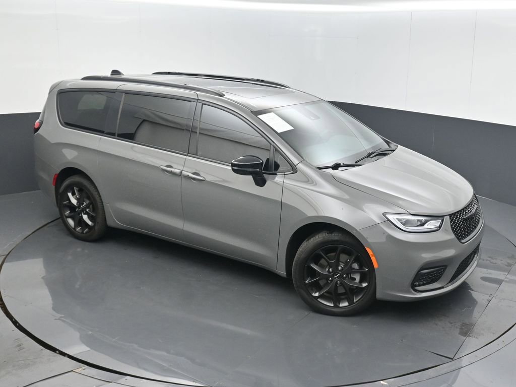 Used 2023 Chrysler Pacifica Limited w/ S Appearance Package AWD/4WD image 41