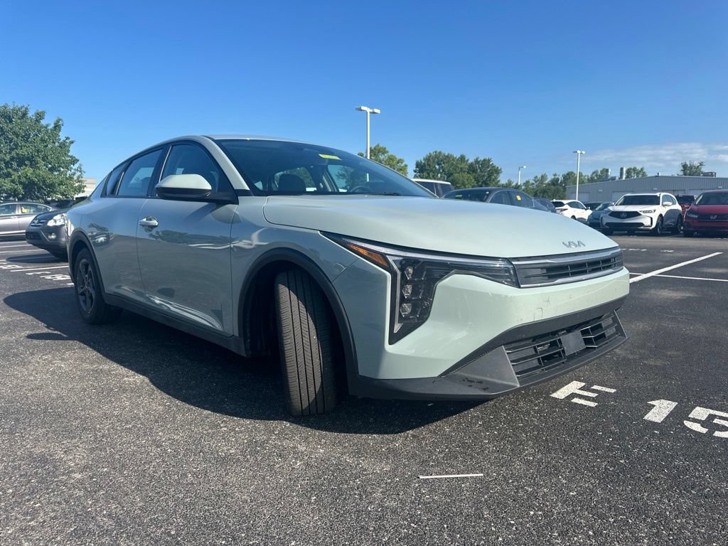 Used 2025 Kia K4 FWD image 11