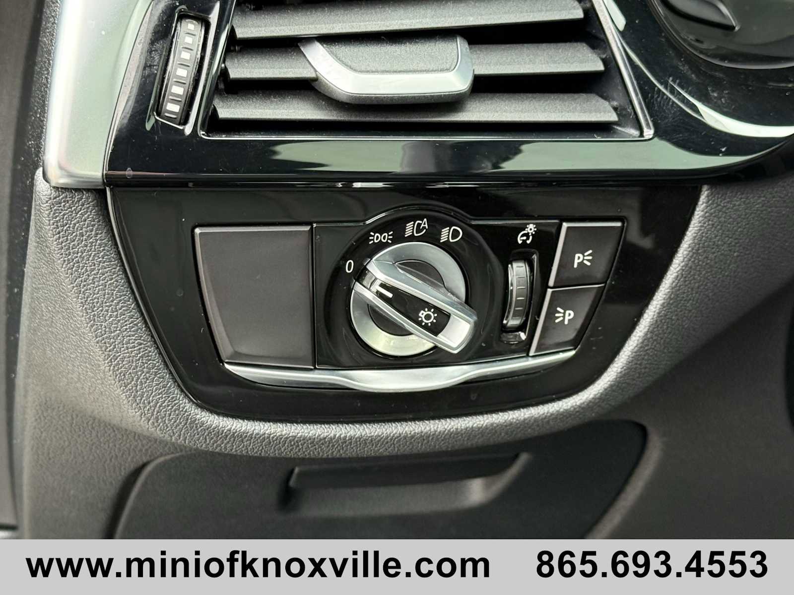 Used 2019 BMW 530i xDrive w/ Premium Package image 24