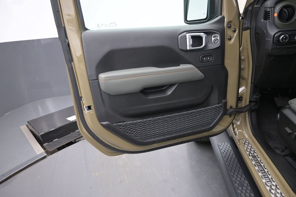 New 2026 Jeep Gladiator Mojave w/ Safety Group AWD/4WD image 12