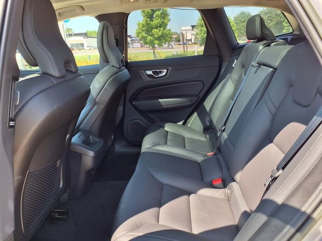 Certified 2023 Volvo XC60 B5 Plus w/ Climate Package AWD/4WD image 18