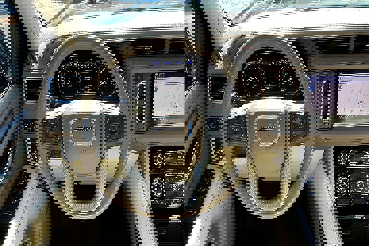 Used 2021 GMC Yukon Denali w/ Denali Premium Package image 13