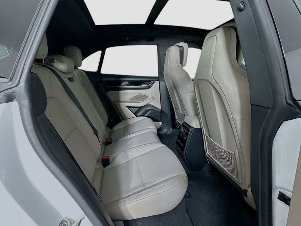 Certified 2025 Porsche Macan Electric image 29