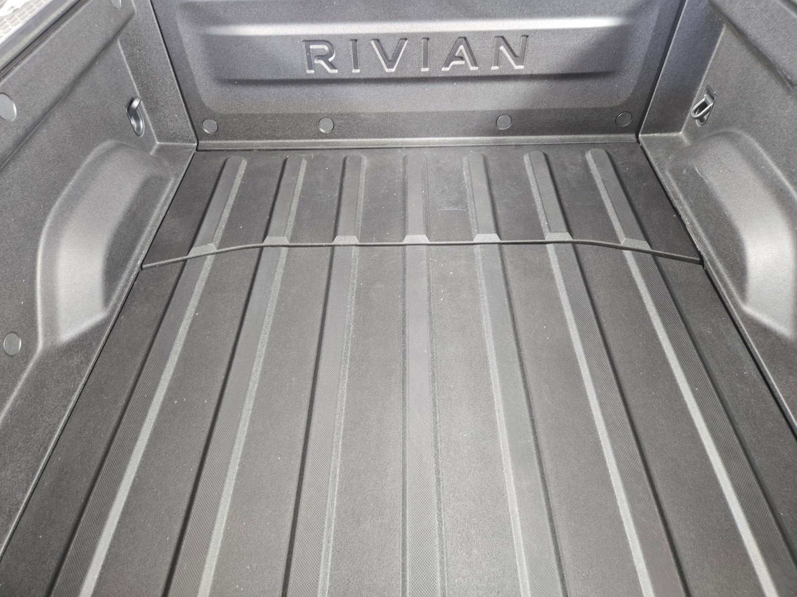 Used 2024 Rivian R1T Adventure image 32