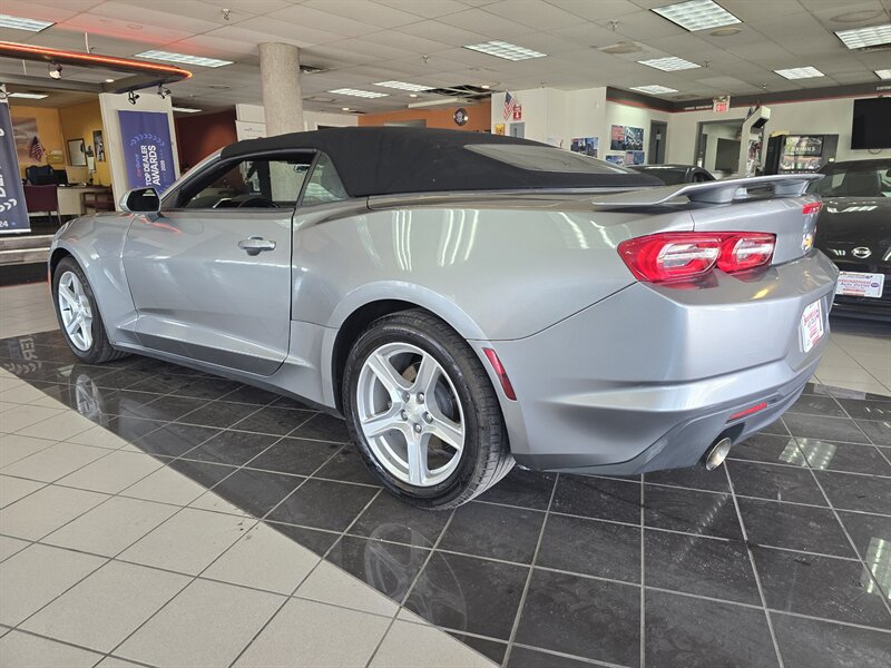 Used 2023 Chevrolet Camaro LT RWD image 13