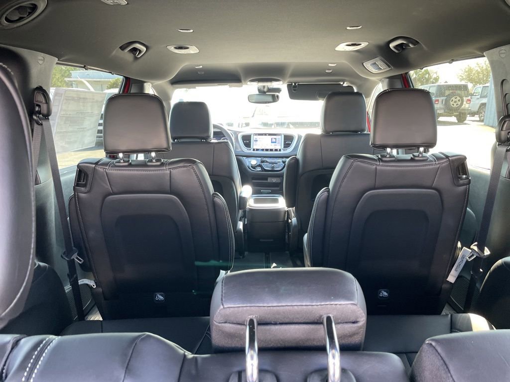 New 2026 Chrysler Pacifica Select image 14