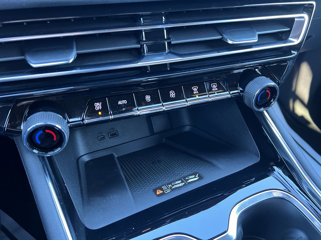 New 2026 Chevrolet Traverse LT w/ Midnight/Sport Edition image 12