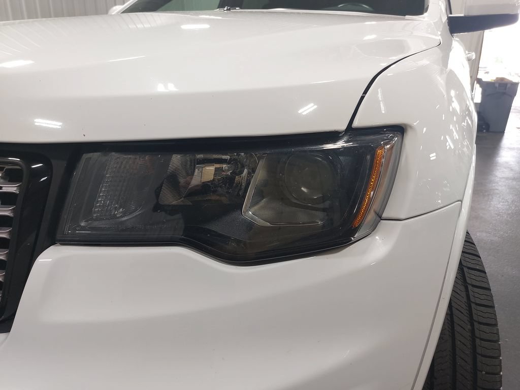 Used 2021 Jeep Grand Cherokee Laredo X AWD/4WD image 32