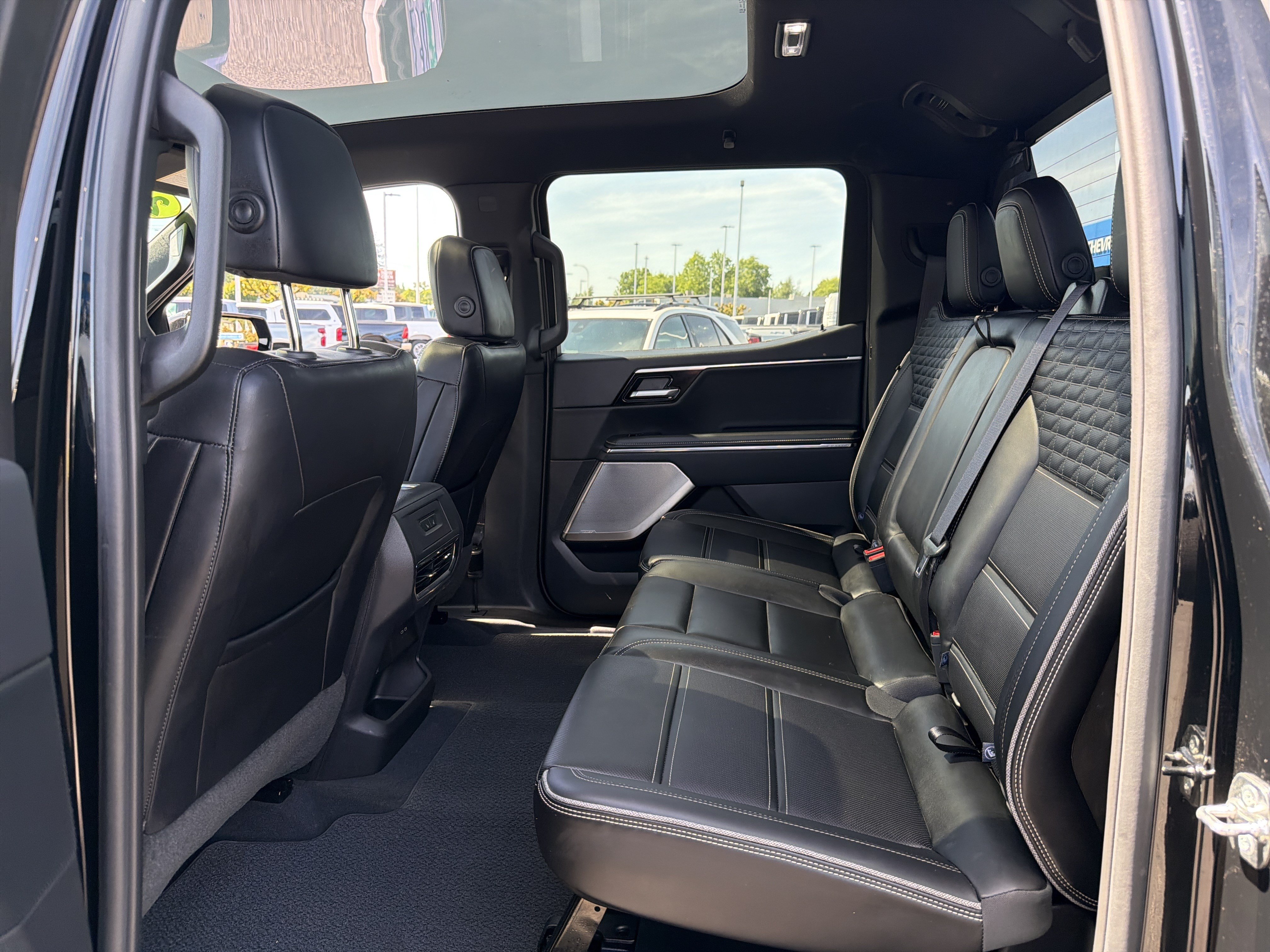 Used 2025 GMC Sierra EV Denali AWD/4WD image 11