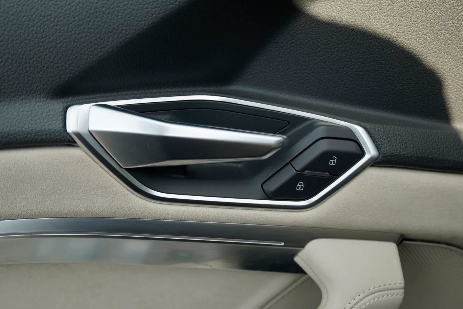 Used 2019 Audi e-tron Prestige AWD/4WD image 19