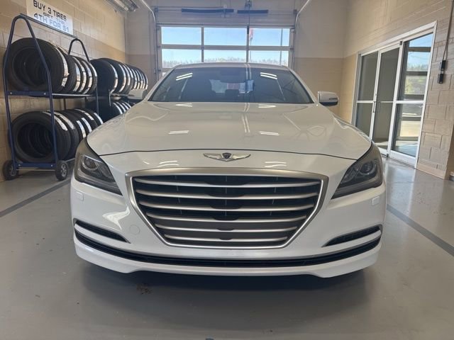 Used 2015 Hyundai Genesis 3.8 image 3