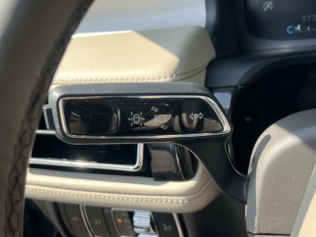Used 2024 Lincoln Aviator AWD w/ Premium Package image 24