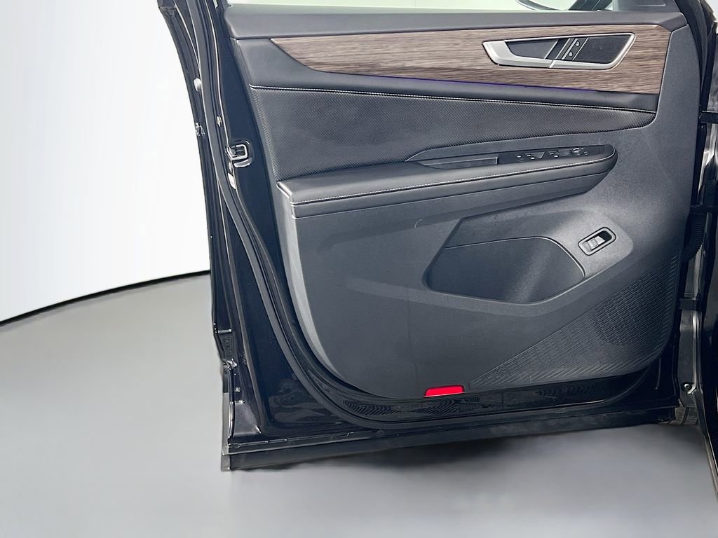 Used 2024 Volkswagen Atlas SEL image 18