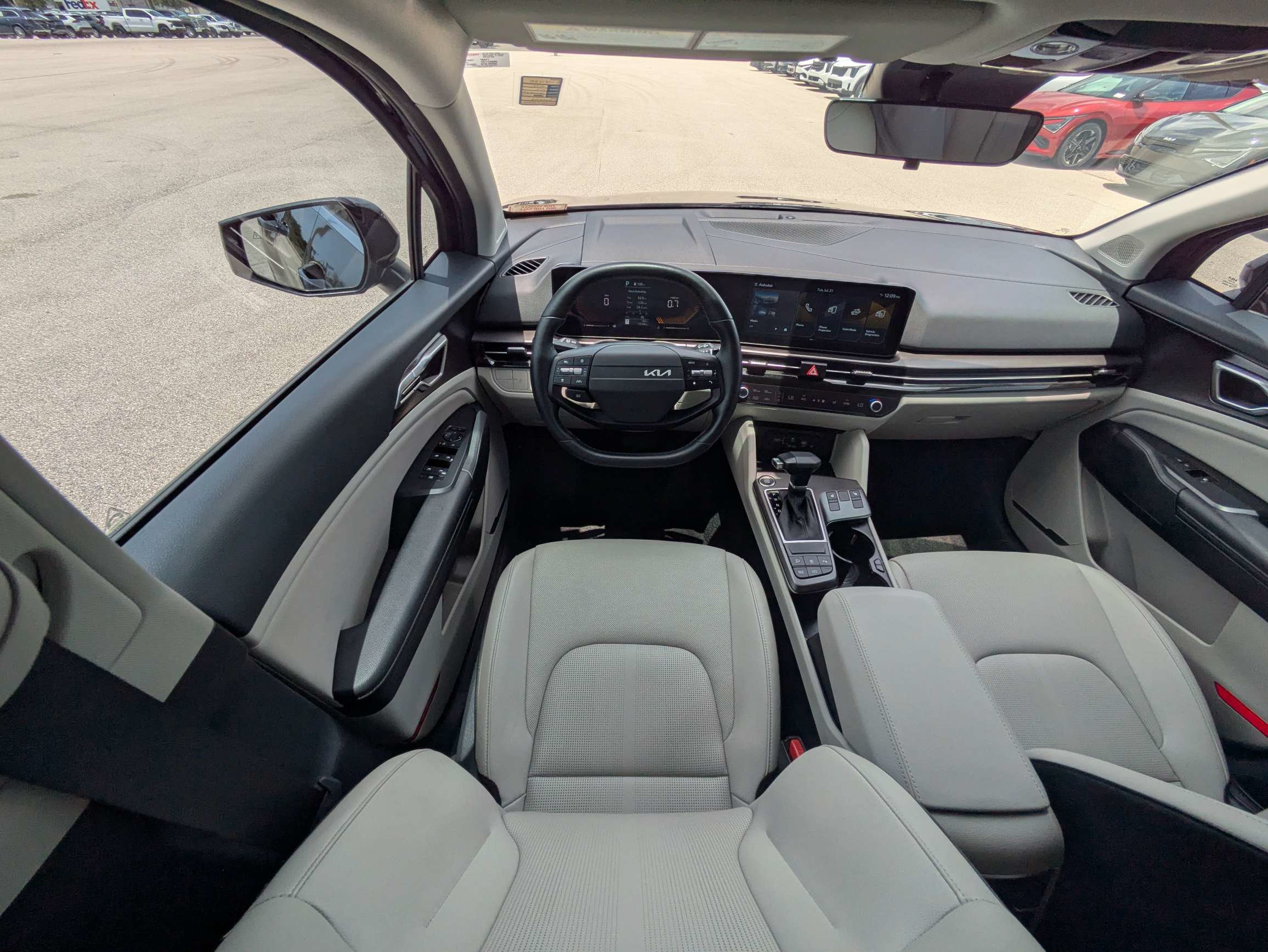 Certified 2026 Kia Sportage EX w/ EX Panorama Roof Package FWD image 18
