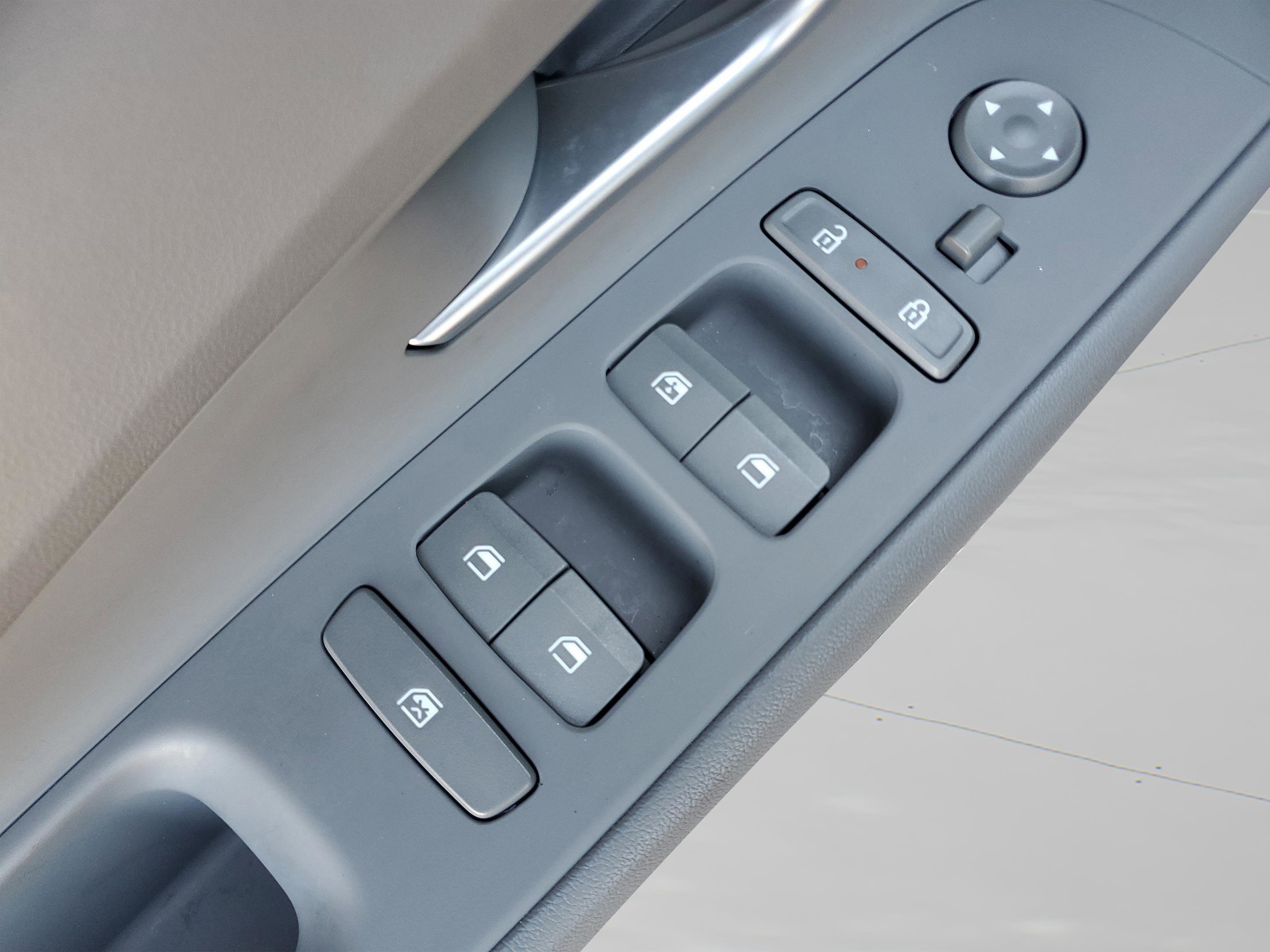 Used 2024 Hyundai Elantra SEL image 27