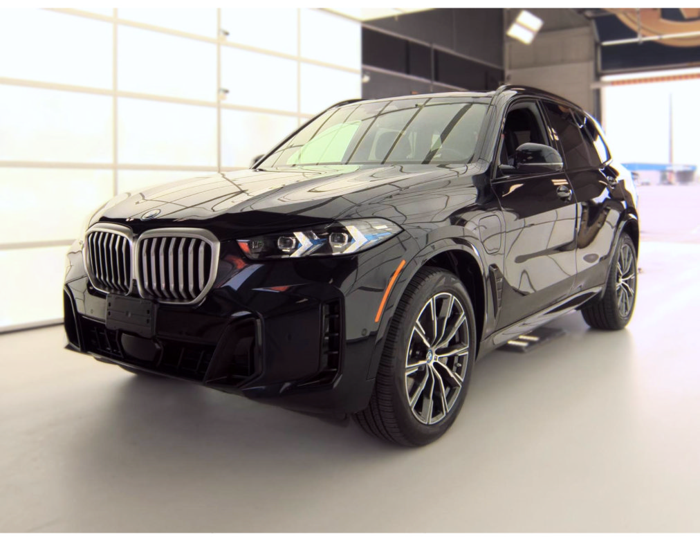 Used 2024 BMW X5 xDrive50e w/ Executive Package AWD/4WD image 2