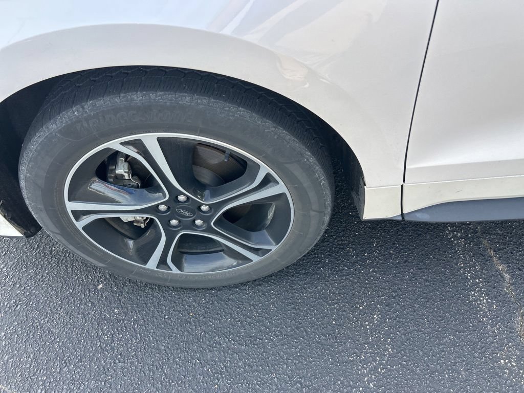 Used 2019 Ford Edge ST AWD/4WD image 12