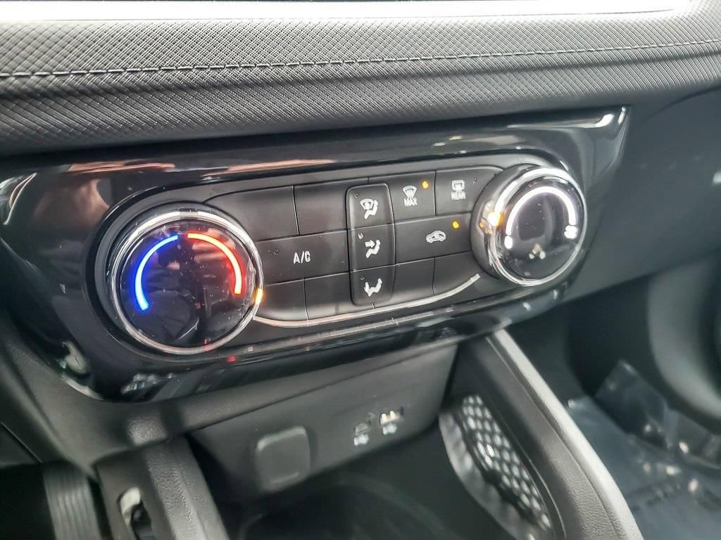 Used 2025 Chevrolet TrailBlazer LT FWD image 15