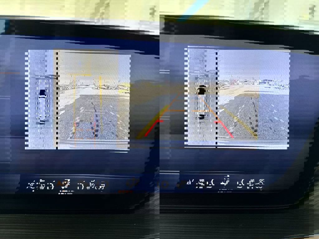 Certified 2025 Buick Envision Sport Touring image 14