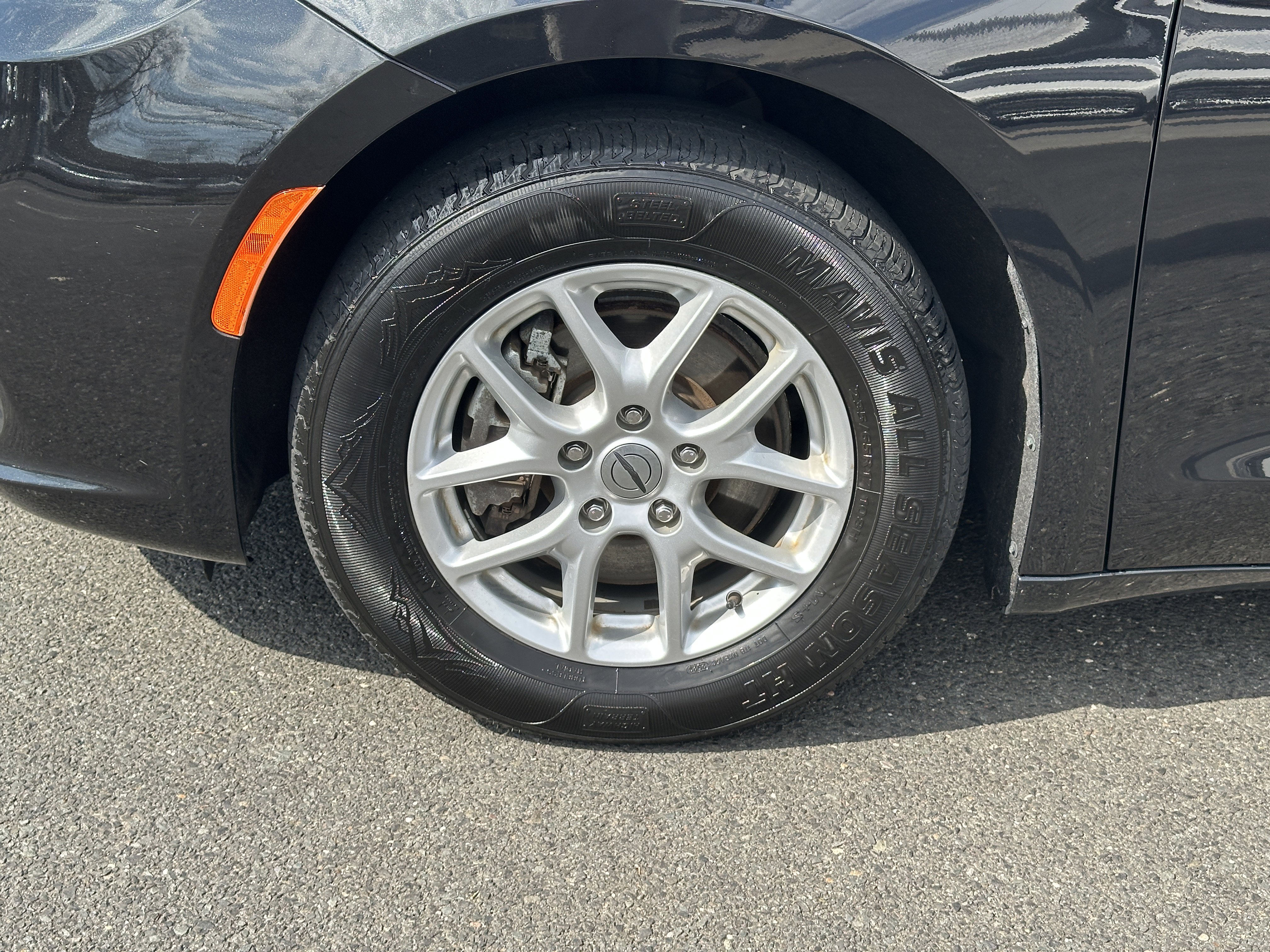 Used 2021 Chrysler Pacifica Touring-L image 16