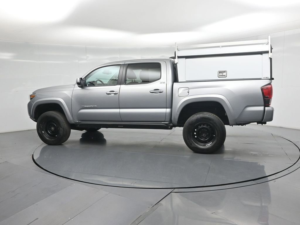 Used 2020 Toyota Tacoma SR5 AWD/4WD image 6