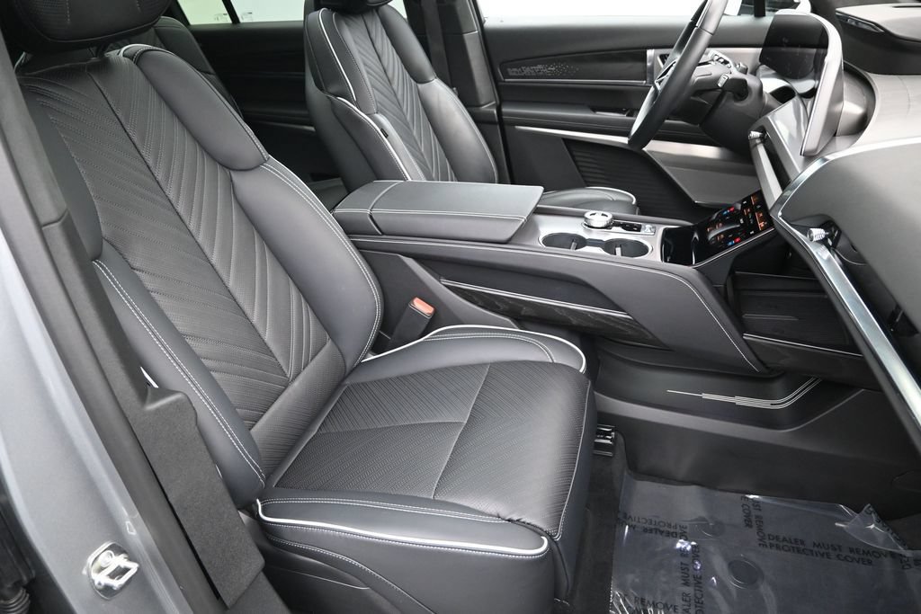 Used 2026 Cadillac Vistiq Platinum w/ LPO, Floor Liner Package AWD/4WD image 34