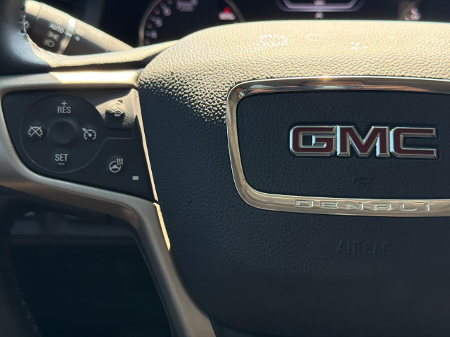 Used 2020 GMC Acadia Denali w/ Technology Package FWD image 31
