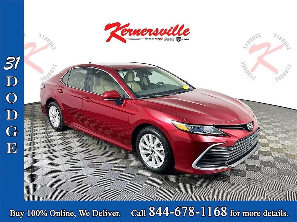 Used 2021 Toyota Camry LE image 1