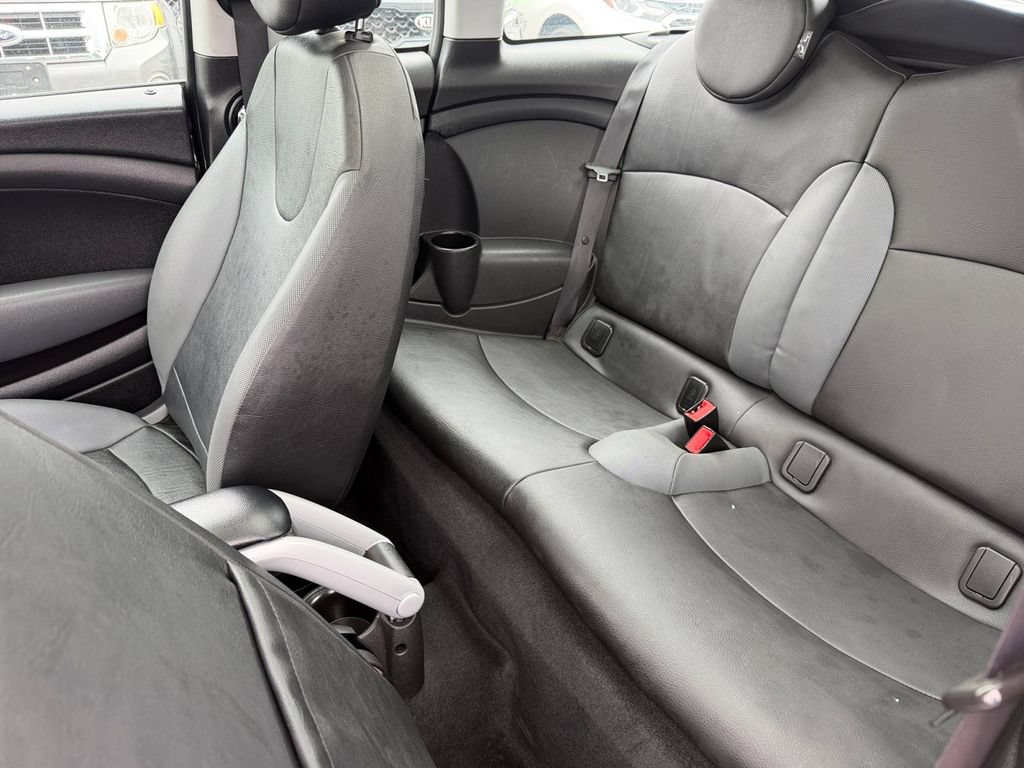 Used 2010 MINI Cooper Clubman Hardtop FWD image 15