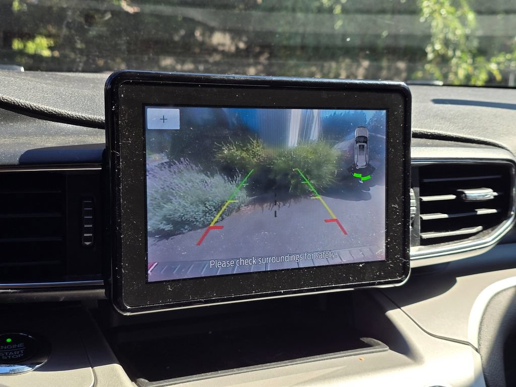 Used 2020 Ford Explorer XLT w/ Equipment Group 202A AWD/4WD image 17