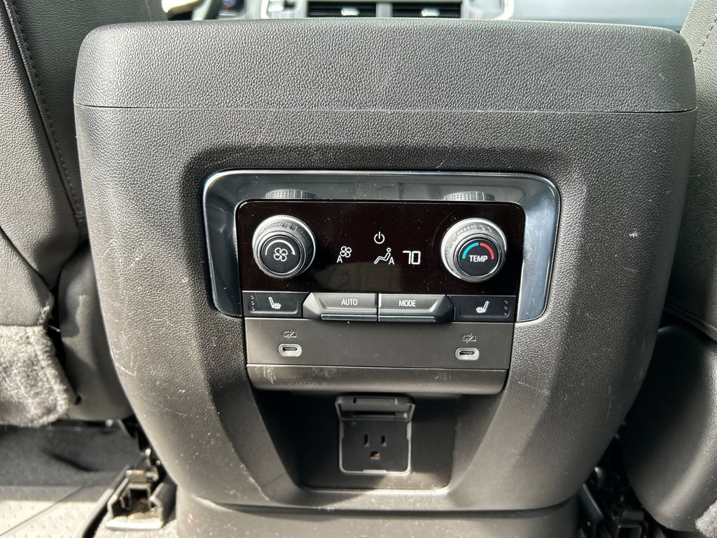 Used 2023 Chevrolet Tahoe High Country AWD/4WD image 19