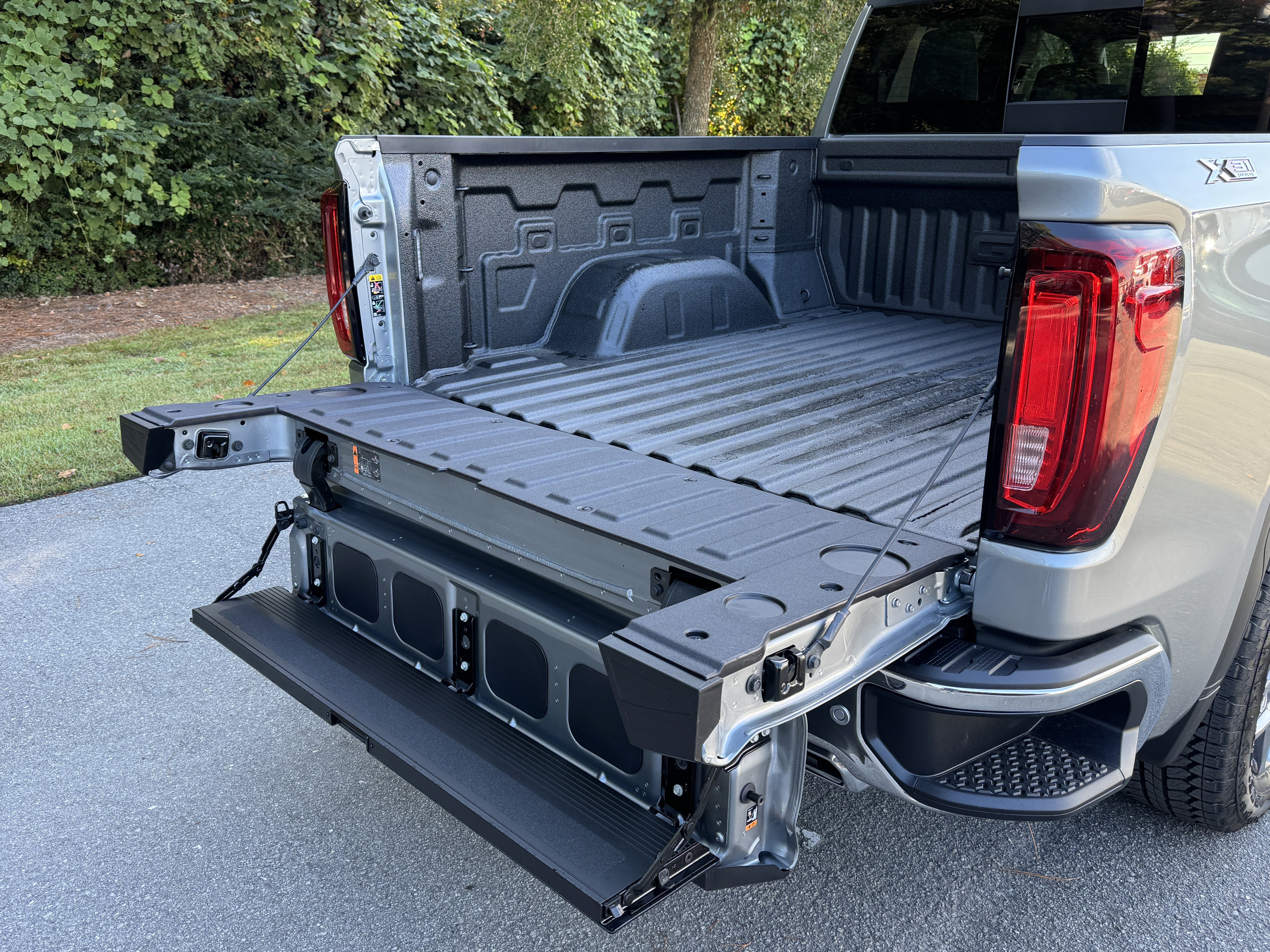 New 2026 GMC Sierra 1500 SLT w/ SLT Premium Plus Package image 10