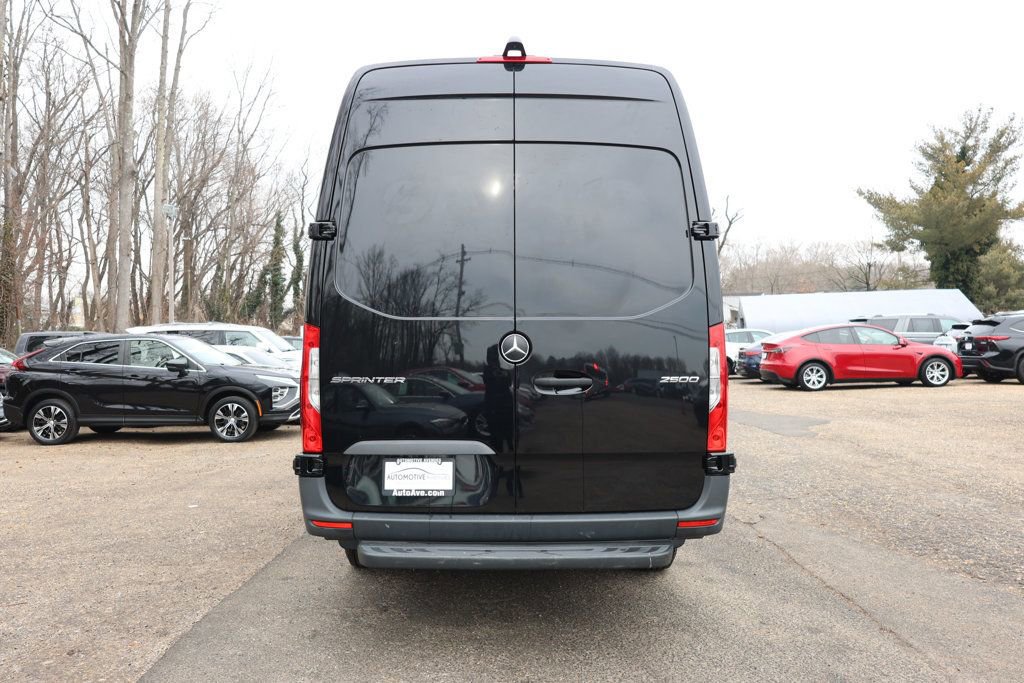 Used 2024 Mercedes-Benz Sprinter 2500 w/ Acoustic Package image 4