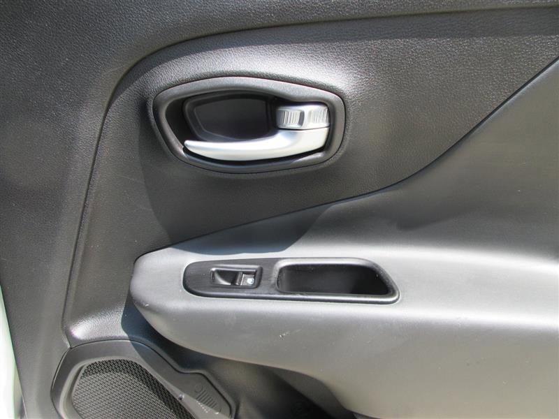 Used 2021 Jeep Renegade Trailhawk w/ Trailer Tow Group image 25