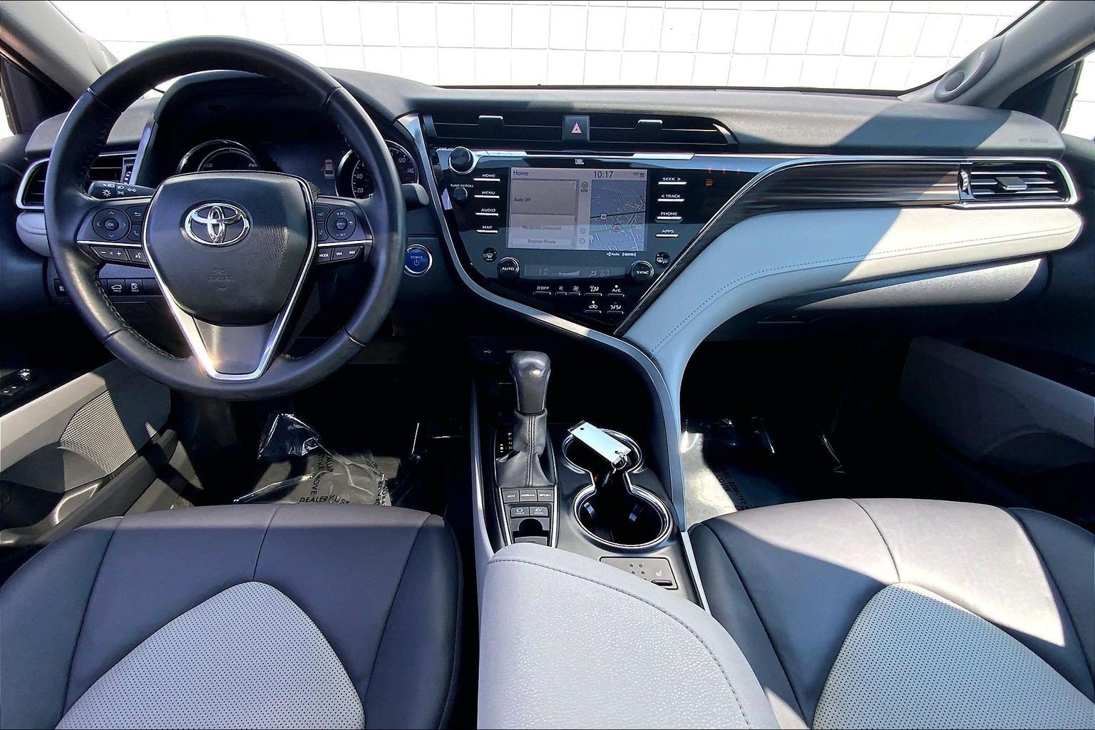 Used 2020 Toyota Camry XLE w/ Sunroof Package FWD image 19