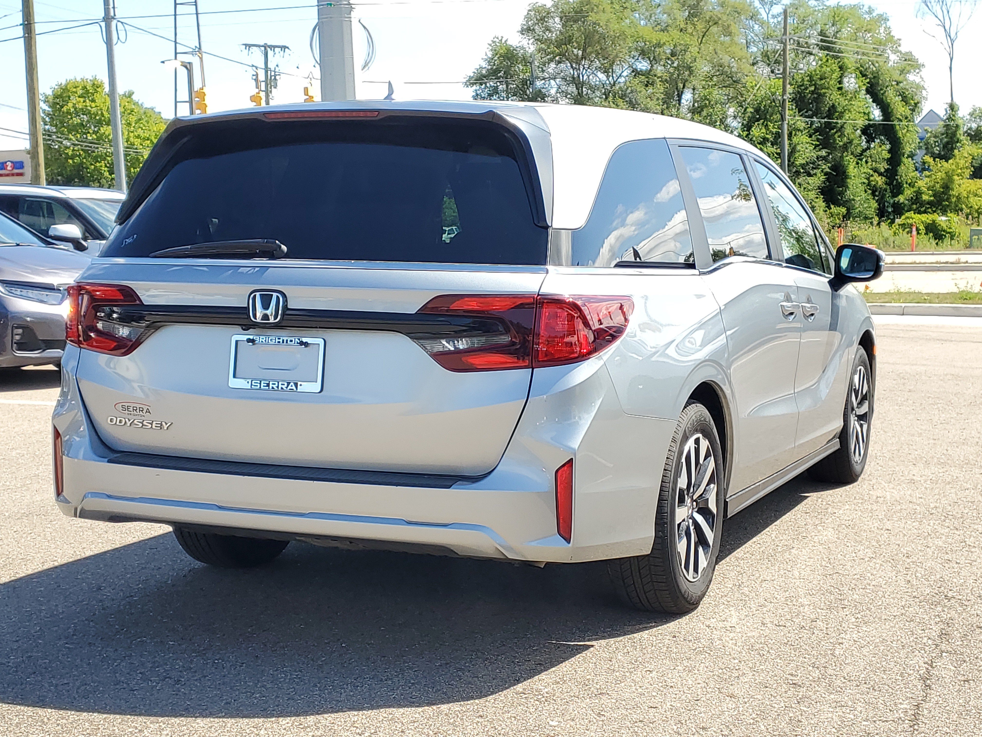 Certified 2025 Honda Odyssey EX-L image 3