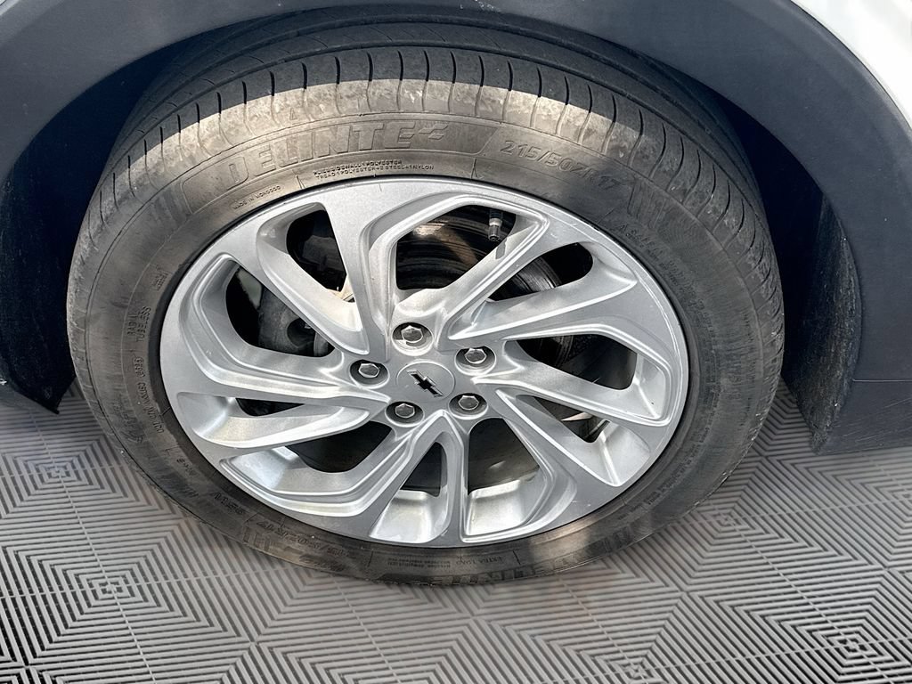 Used 2022 Chevrolet Bolt EUV LT FWD image 29