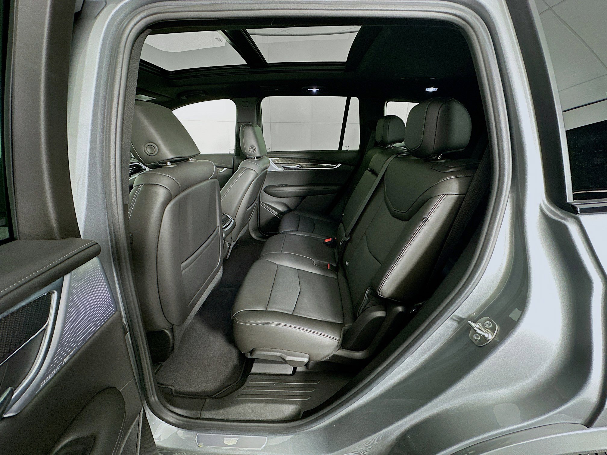 Used 2025 Cadillac XT6 Sport image 30