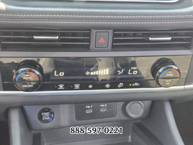 Used 2024 Nissan Rogue SV FWD image 23
