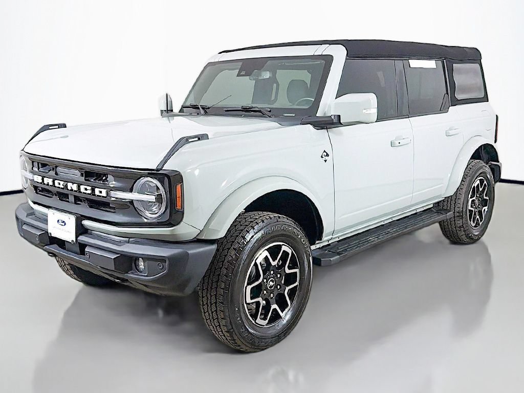 Used 2023 Ford Bronco Outer Banks AWD/4WD image 9