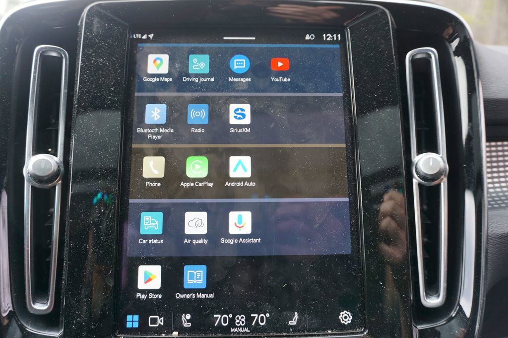 Used 2023 Volvo XC40 B4 Ultimate w/ Climate Package image 11