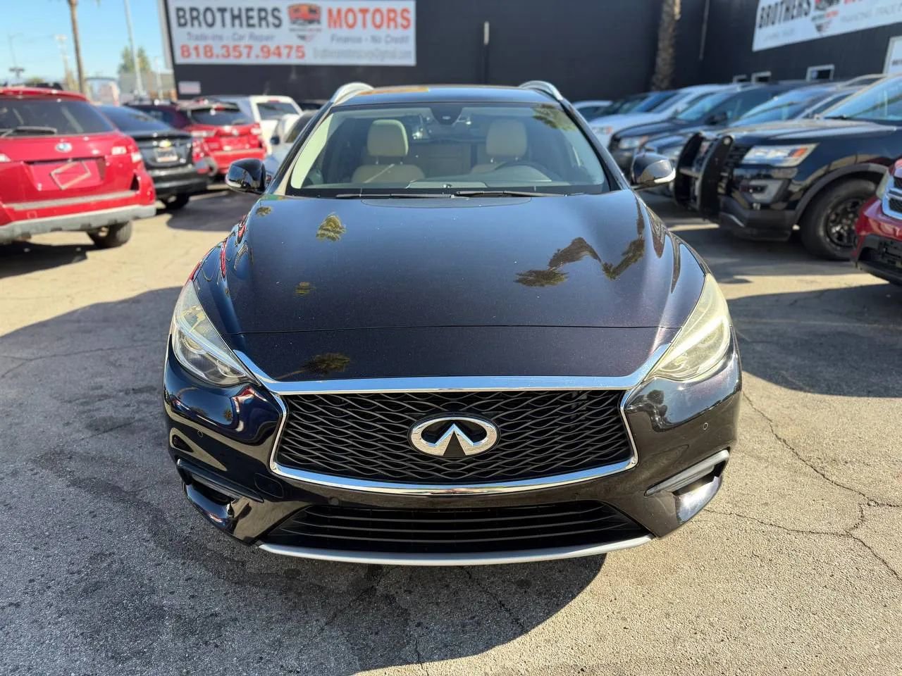 Used 2018 INFINITI QX30 Premium w/ Navigation Package image 4