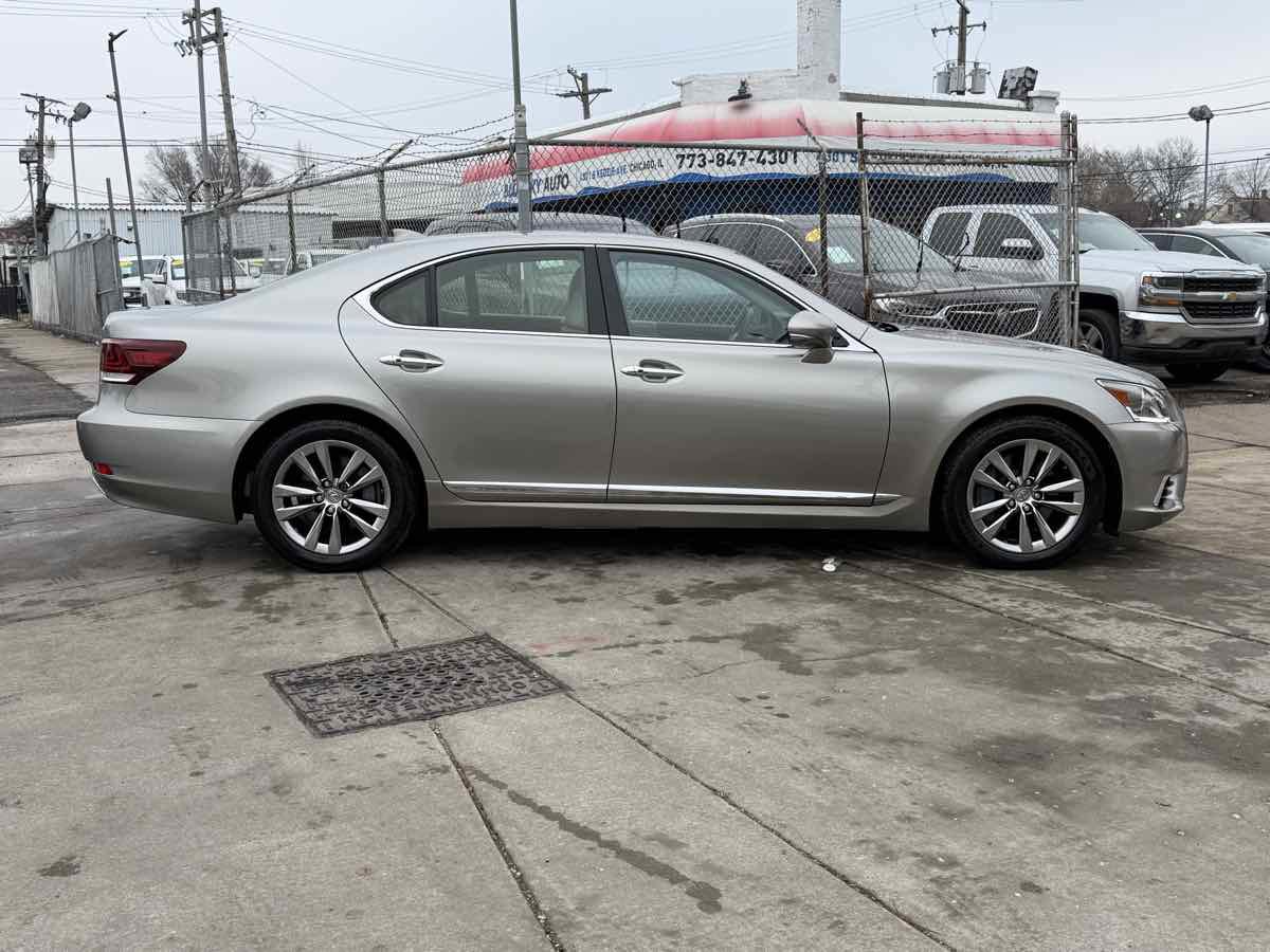 Used 2016 Lexus LS 460 AWD image 4