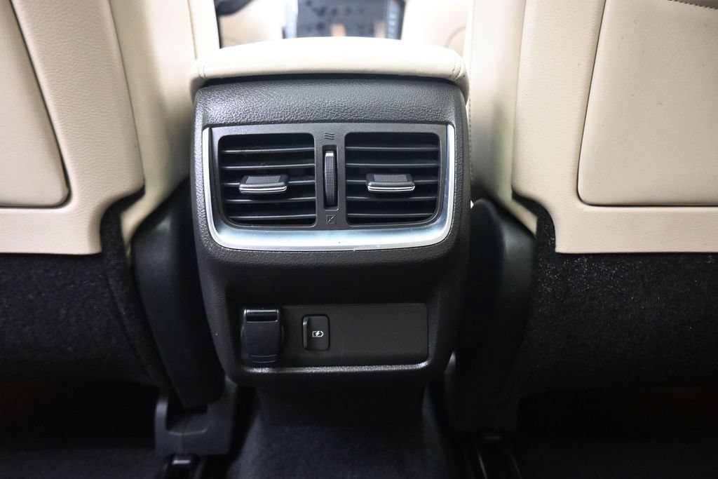 Used 2019 INFINITI QX50 Luxe w/ Navigation Package FWD image 31