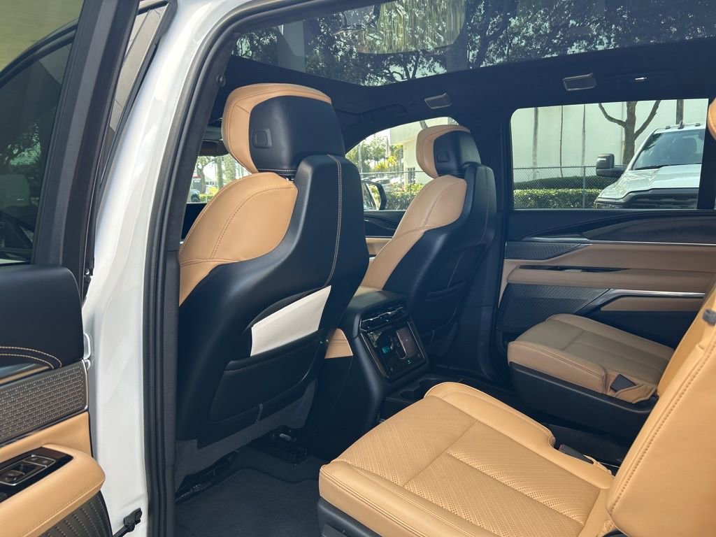 Used 2025 Cadillac Escalade IQ Sport 2 image 46