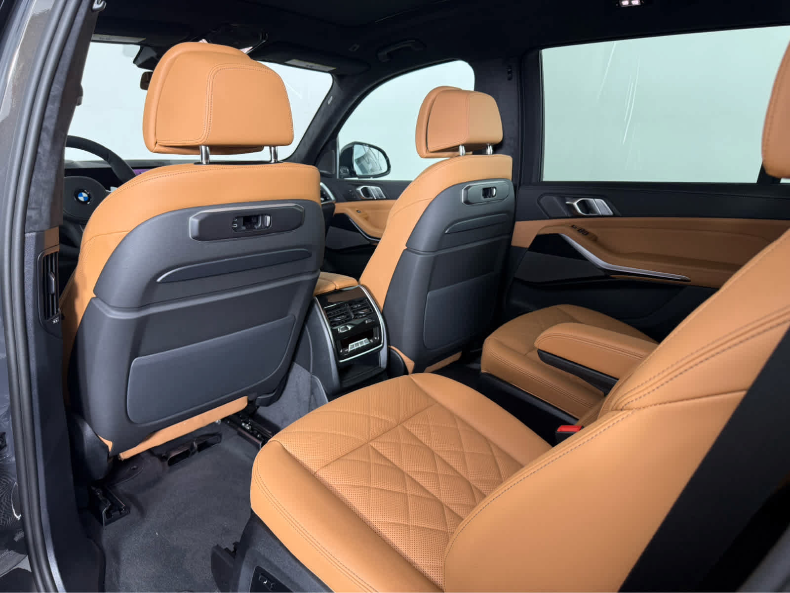 New 2027 BMW X7 xDrive40i w/ M Sport Package AWD/4WD image 14
