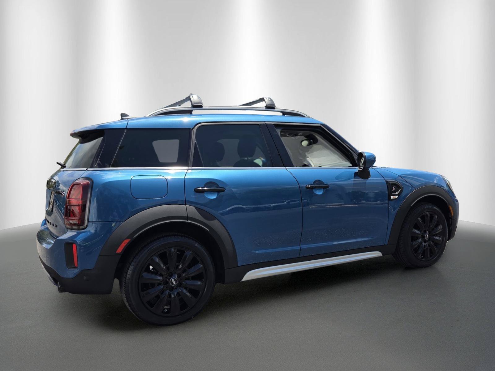 Used 2024 MINI Cooper Countryman S w/ Premium Package FWD image 7